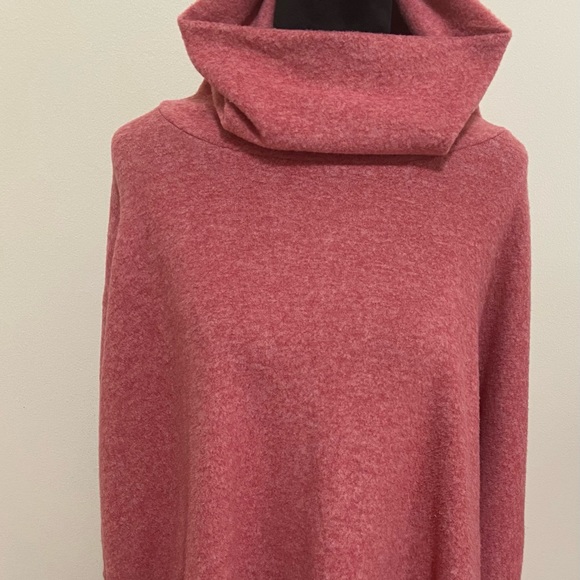 Women’s Oversized Sweater Size XL - Picture 2 of 2